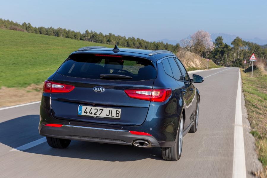  Kia Optima Sportswagon 2016 года  (фото 17 из 24)